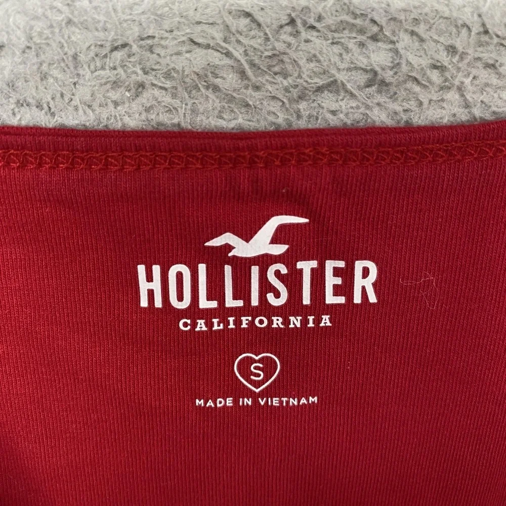 Hollister Crop Tank Size Small Red Smocked Lettuce Hem Crop Ruffle Valentines